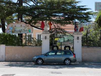 L'ultima fermata del nostro tragitto: Villa Bovio, detta anche il "Parco delle fiabe". � una villa di inizio 900 immersa nel verde di un incantevole parco secolare, adibita dal 1970 ad asilo privato e protetta da un grazioso cancello nero